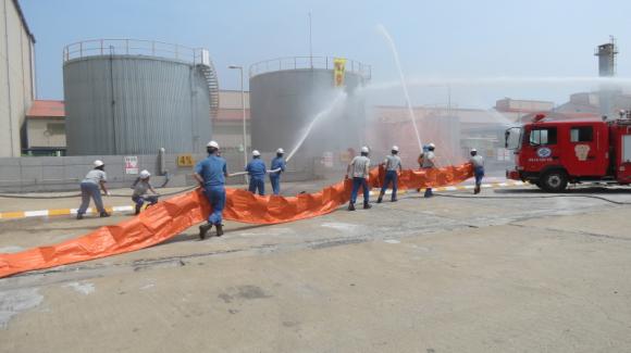 포스코켐텍(사장 조봉래)이 지난 25일 화재 예방과 재난 대응의 효율성을 높이기 위해 포항소방서와 외주협력사 등과 함께 민관 합동소방훈련을 실시했다.