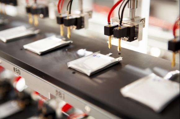 포스코켐텍 2차전지 음극재 생산 라인, 포스코켐텍은 이번 설비 증설을 통해 국내 최대규모의 생산체제를 갖췄다.